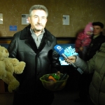 Директор зоопарка Владимир Герасичкин поздравил гиббона лично